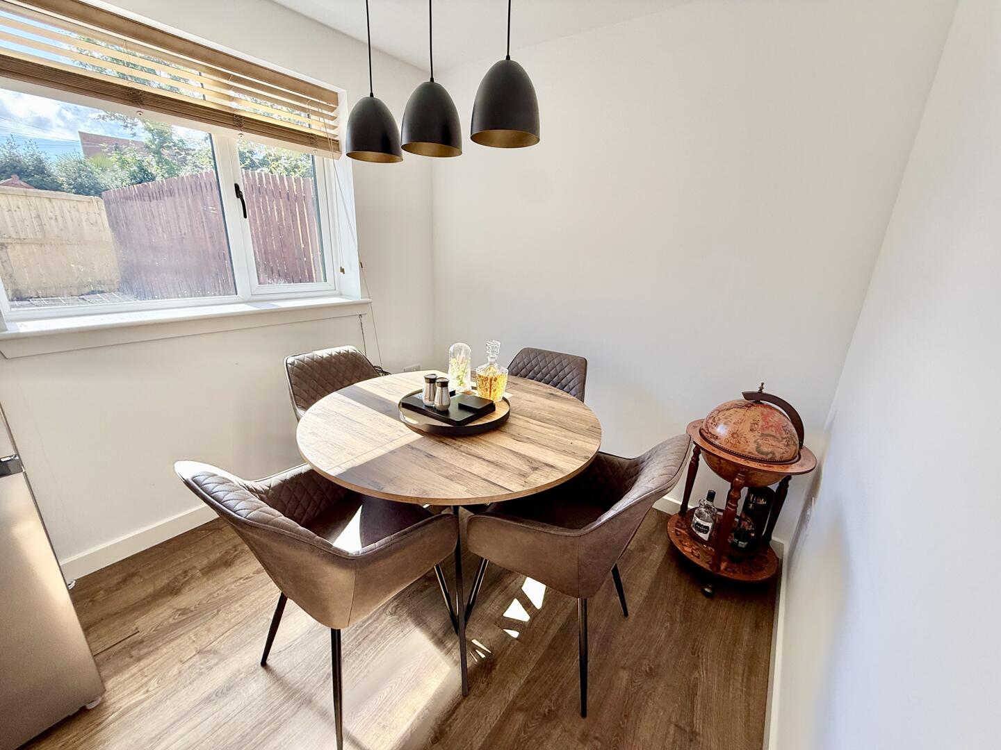 Queen's Place, Kilwinning
